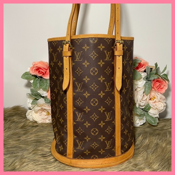 Louis Vuitton Handbags - Authentic Louis Vuitton Bucket GM